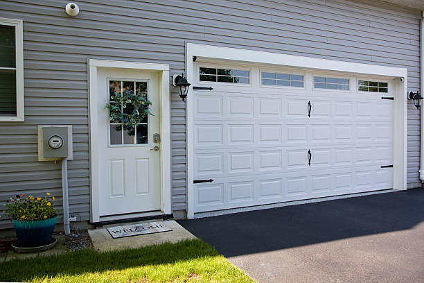 24/7 Emergency Garage Door Panel Replacement experts in Cranston, RI